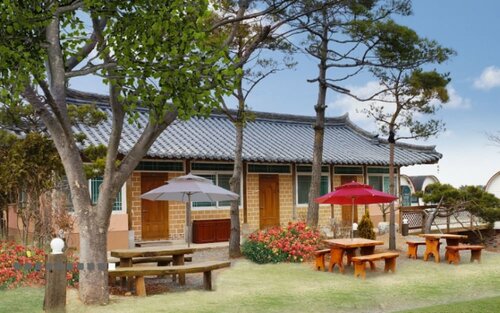 Гостиница Anmyeondo Gomseol Hwangto Pension