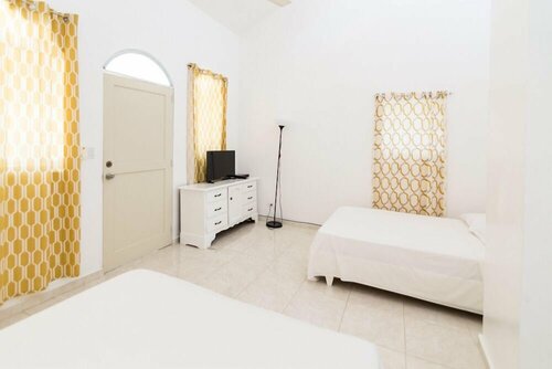 Гостиница Northway's Hotel Monte Cristo в Кабарете