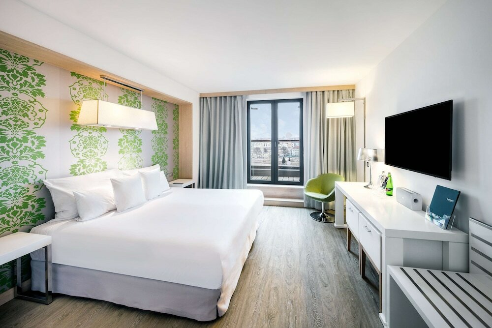 Фото Occidental Praha Five