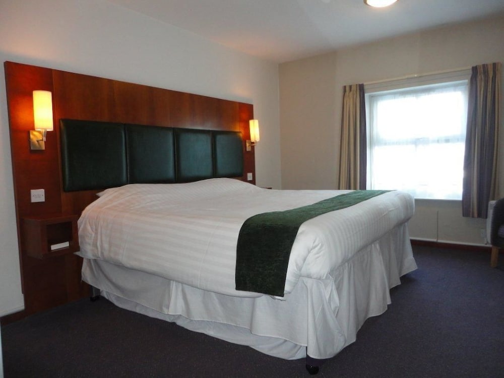 Фото The Villa Express