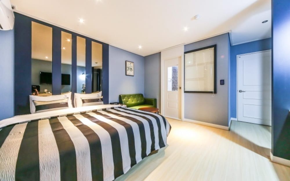 Фото Gimhae Eobangdong The Gentle Hotel