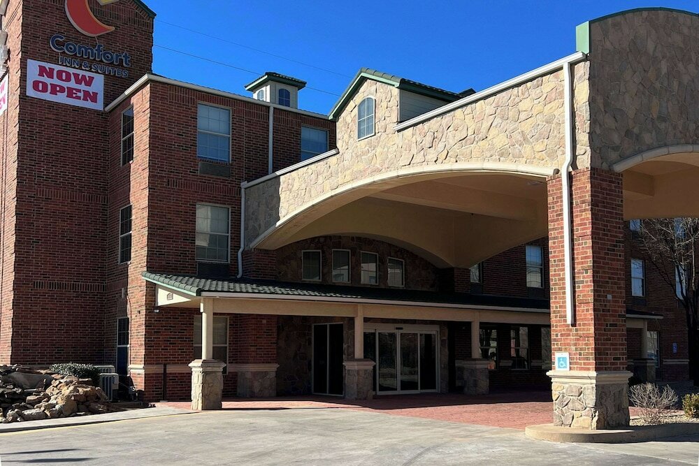 Фото Comfort Inn & Suites