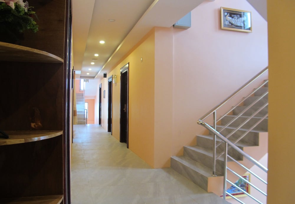 Фото Shwe Pe Ti Hotel