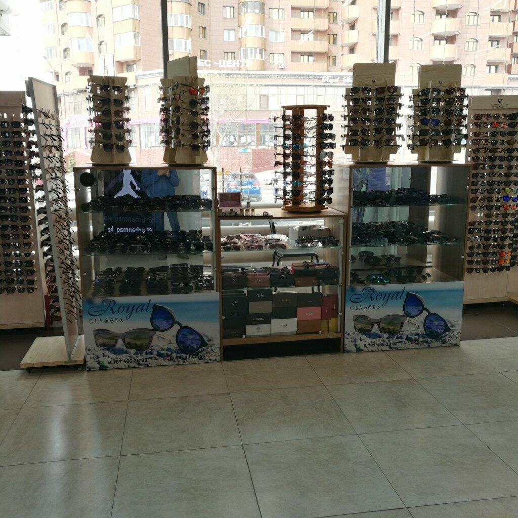 Opticial store Royal Glasses, Astana, photo