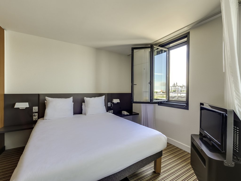 Фото Novotel Suites Paris Nord 18ème Hotel