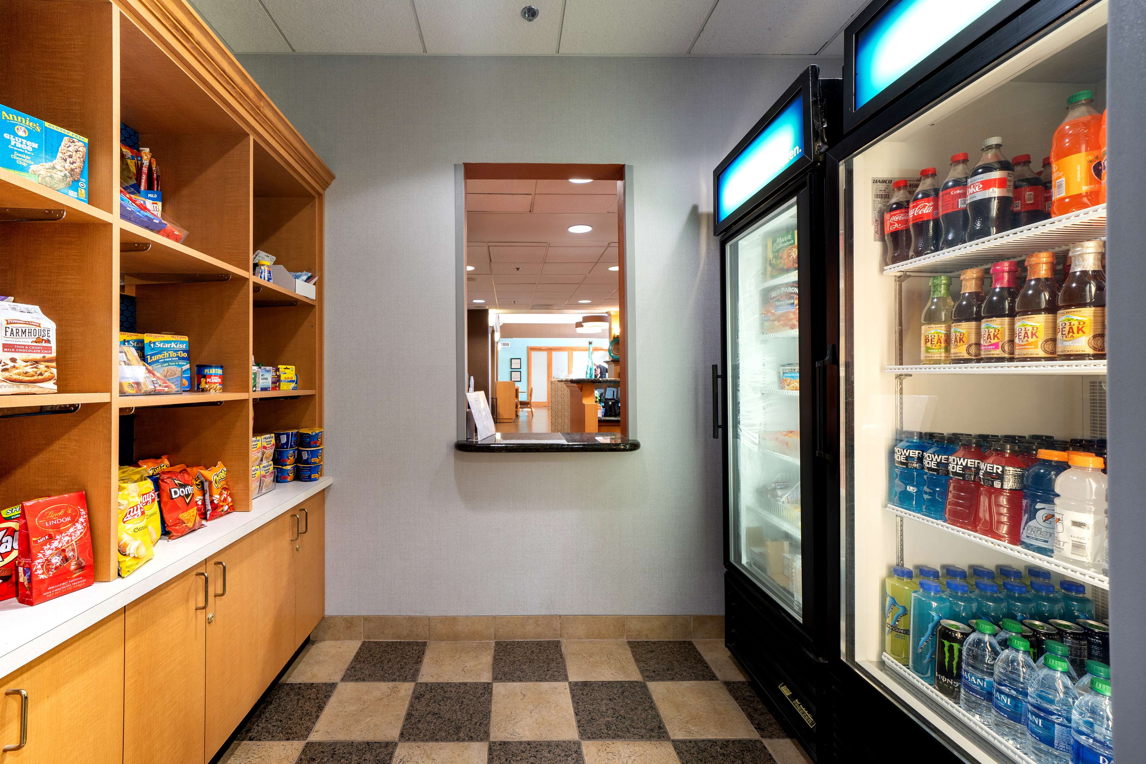 Фото Hampton Inn And Suites Madera