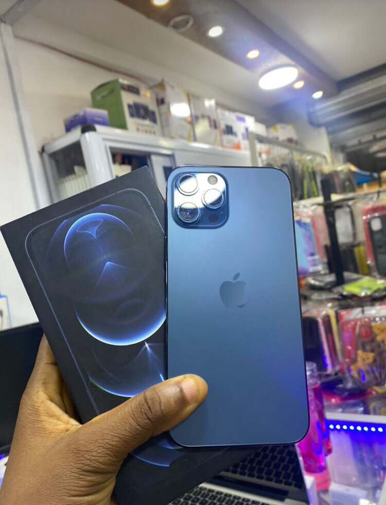 Mobile phone store Bello Iphones Hub , Kumasi, photo