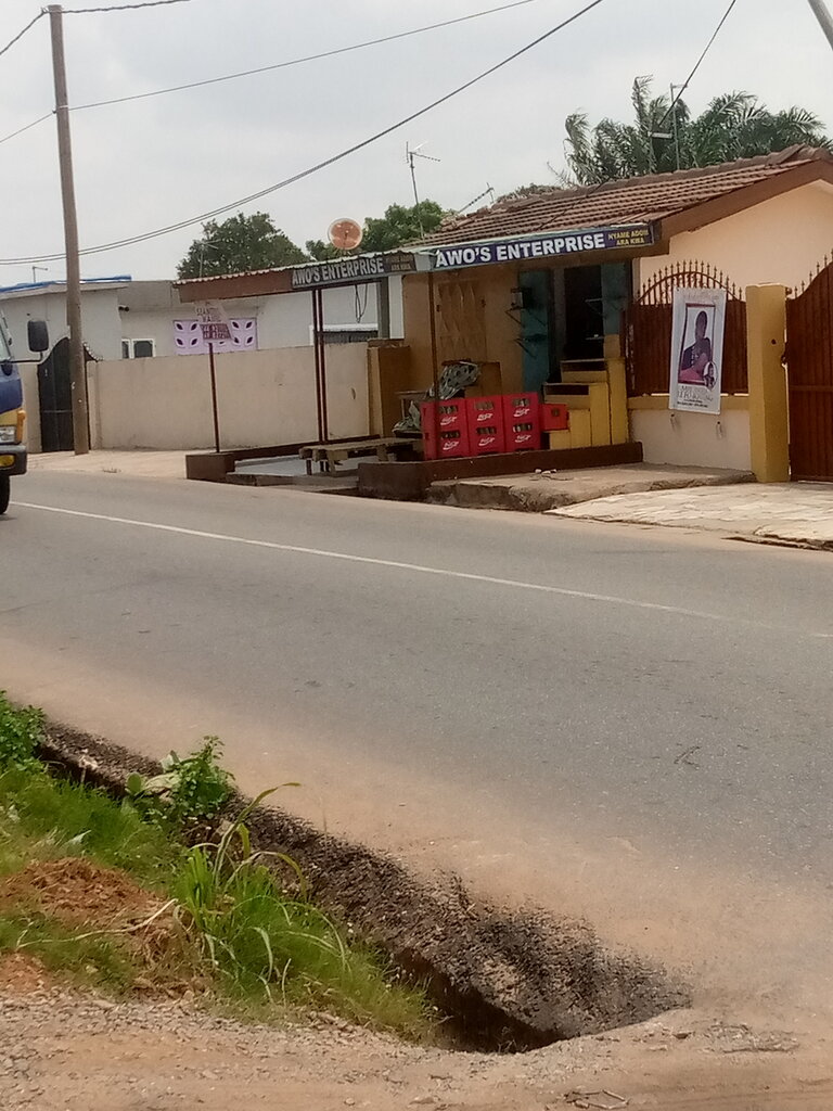 Soft drinks bar Awos enterprise, Accra, photo