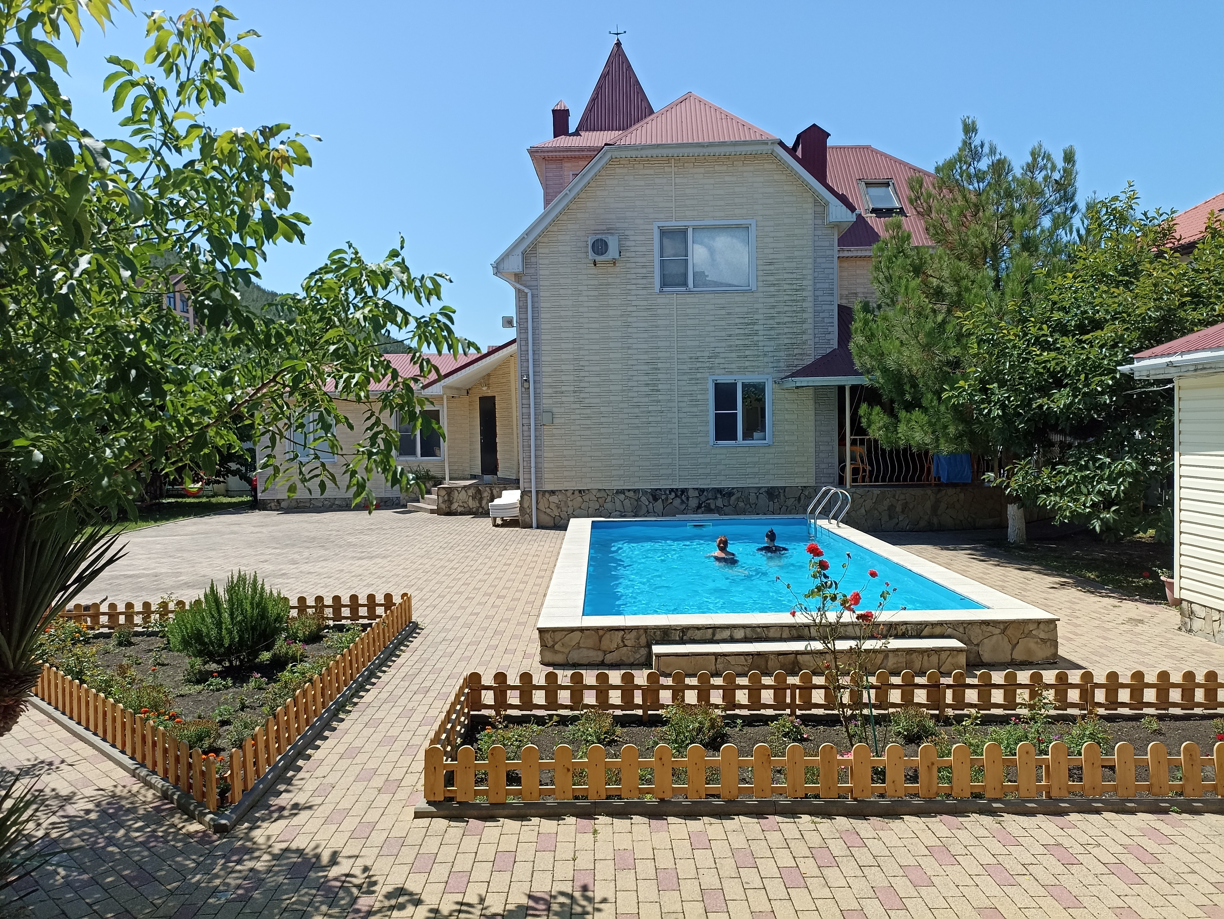 Фото отеля 3