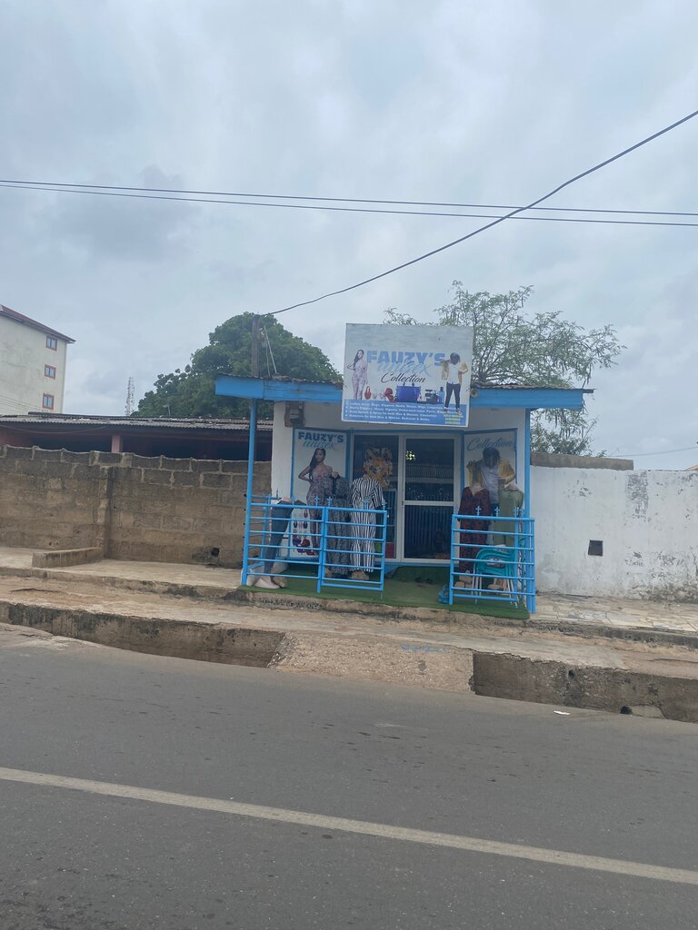 Clothing store Fauzy's Collections, Accra, photo
