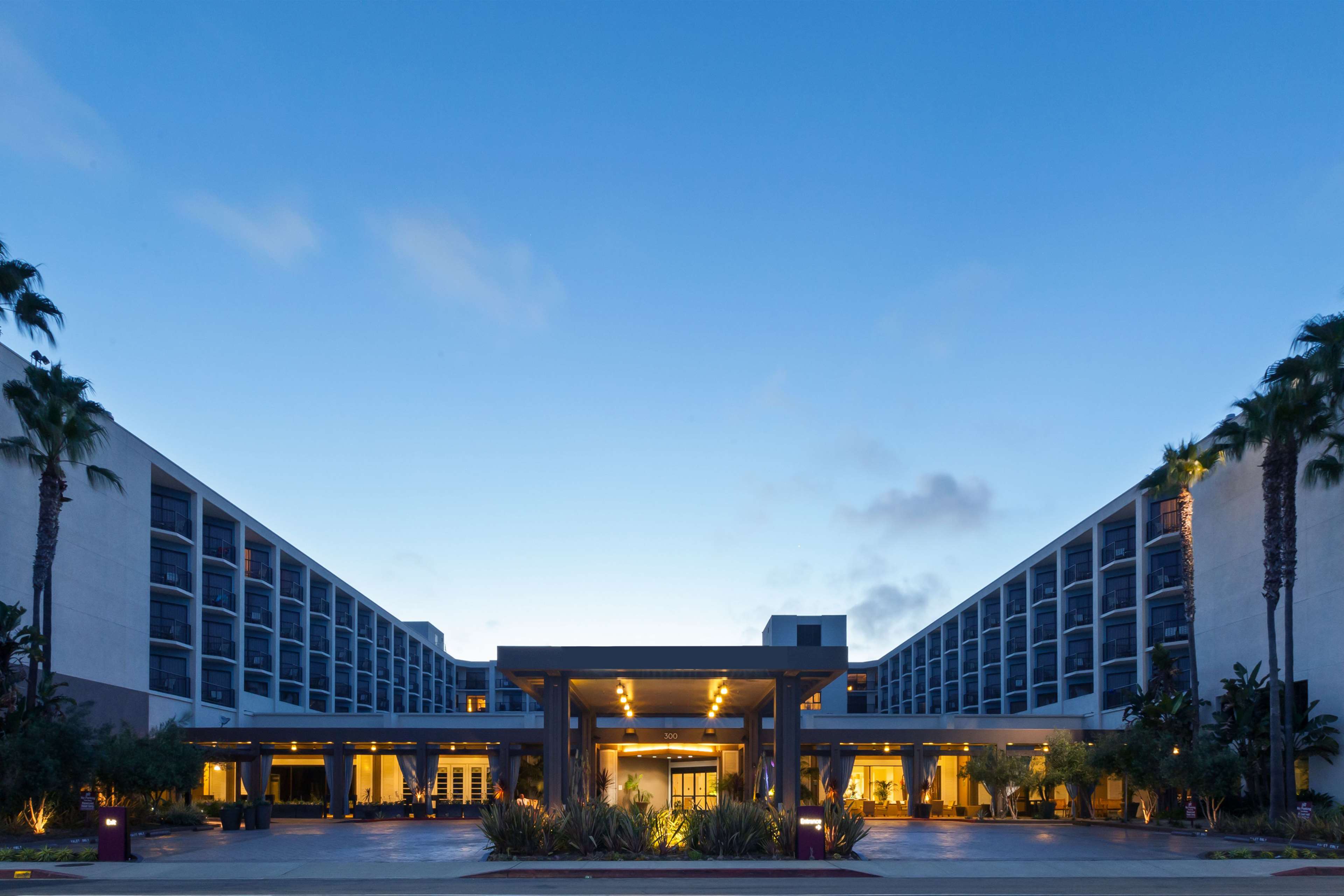 Фото Sonesta Redondo Beach & Marina