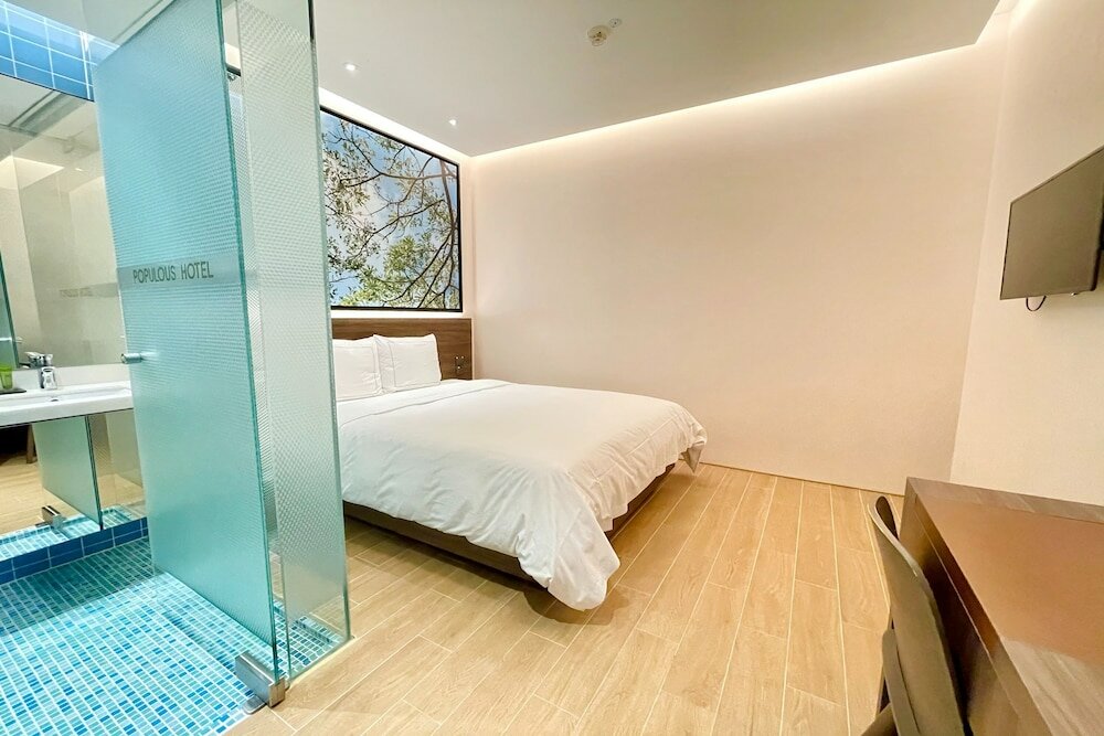 Фото L Hotel Premier by Lion Peak