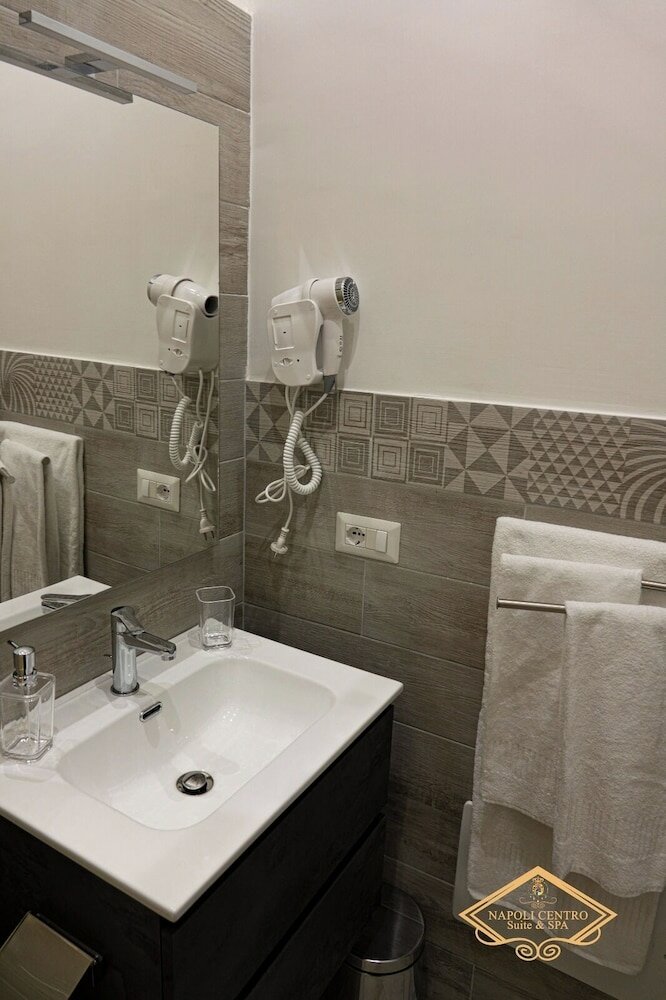 Фото Napoli Centro Suite & SPA