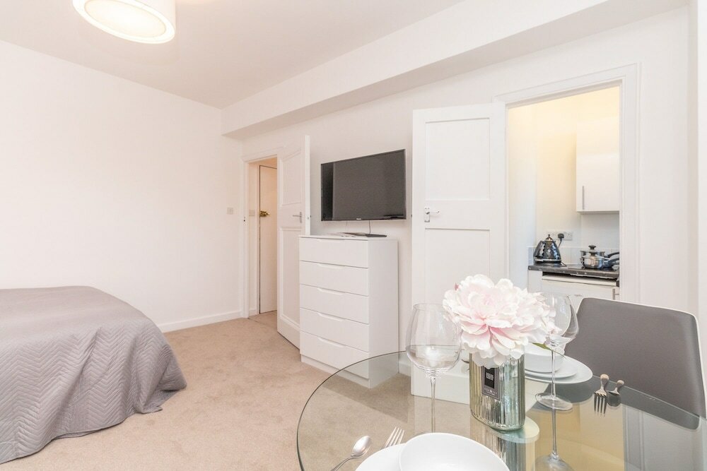 Фото Hill Street Mayfair Apartments