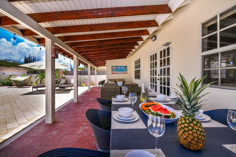 Фото New Listing Stunning Island Getaway With Pool!