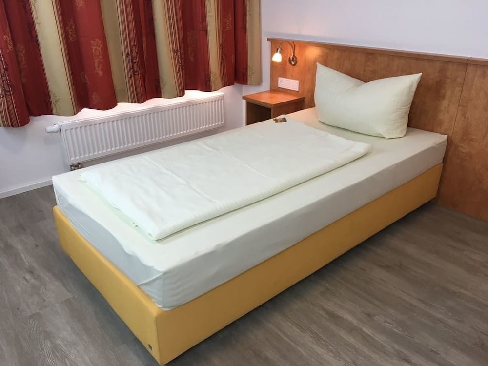 Фото Main Kinzig Hotel am Limes