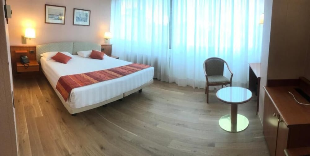 Фото Crystal Hotel Varese