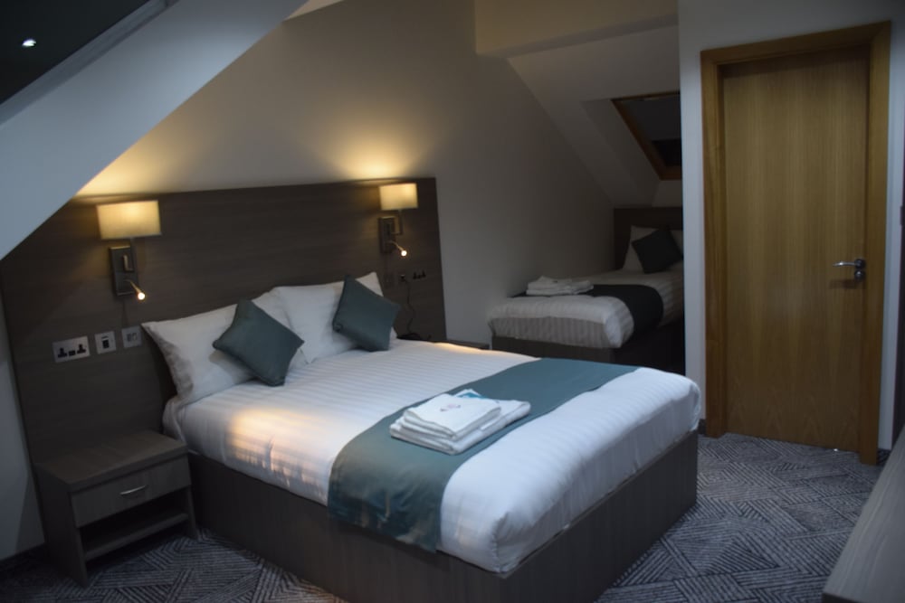 Фото The Lion & Key Hotel