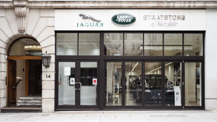 Car dealership Stratstone Jaguar Mayfair, London, photo