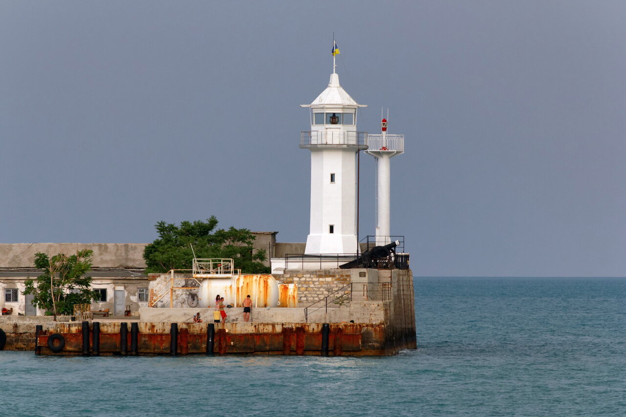 Фото: Утро в Ялте. Фотограф Сергей Титов. Пейзаж. Фотосайт Расфокус.ру