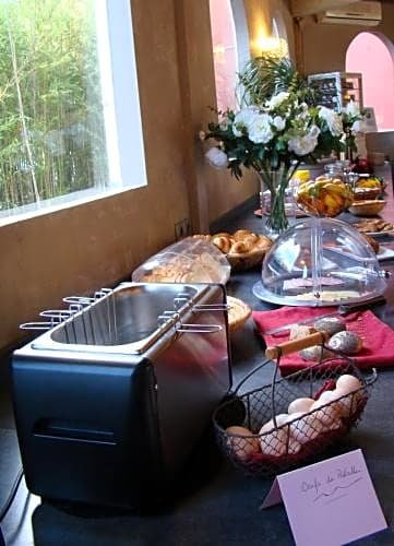 Фото The Stephen F Austin Royal Sonesta Hotel