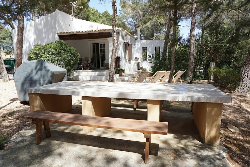 Жильё посуточно House With 2 Bedrooms in Platja de Migjorn, With Furnished Garden and Wifi Near the Beach
