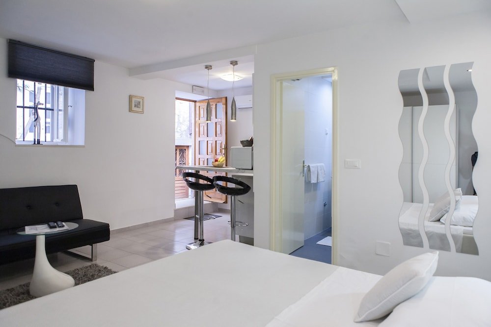 Фото Apartments Noa Old Town