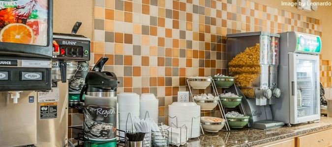 Фото Quality Inn East