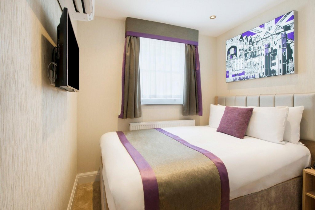 Фото Oyo Townhouse 30 Sussex Hotel