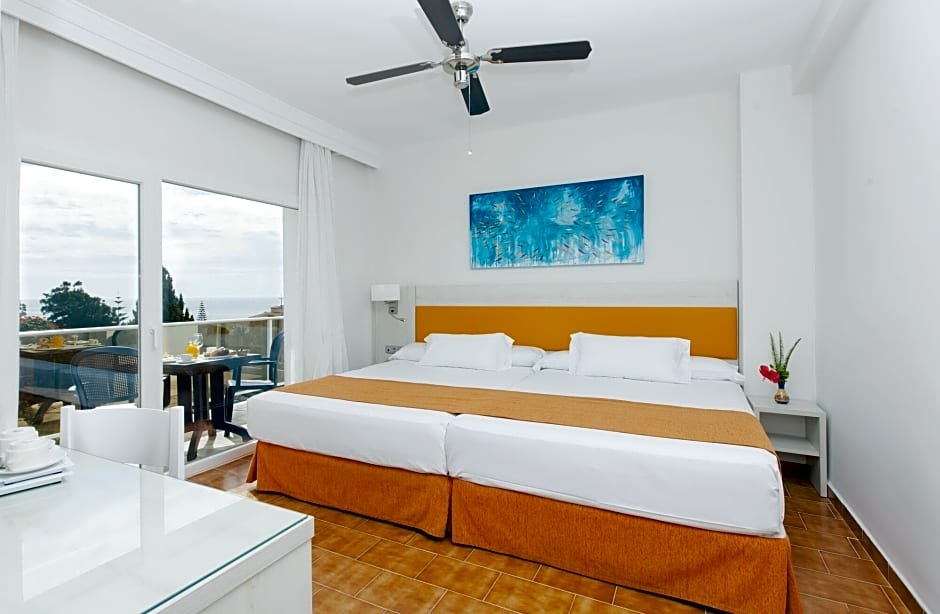 Фото Marbella Beach Resort at Club Playa Real