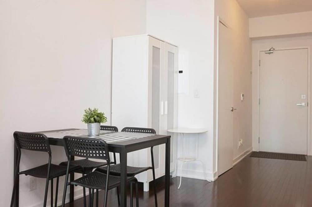 Фото Lavish Suites - Luxury One Bedroom Condo