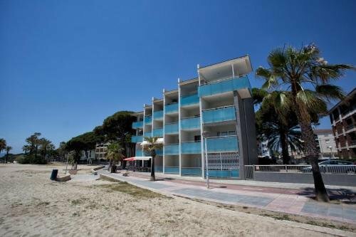 Гостиница Fabiola Litoral Costa Dorada в Камбрильсе
