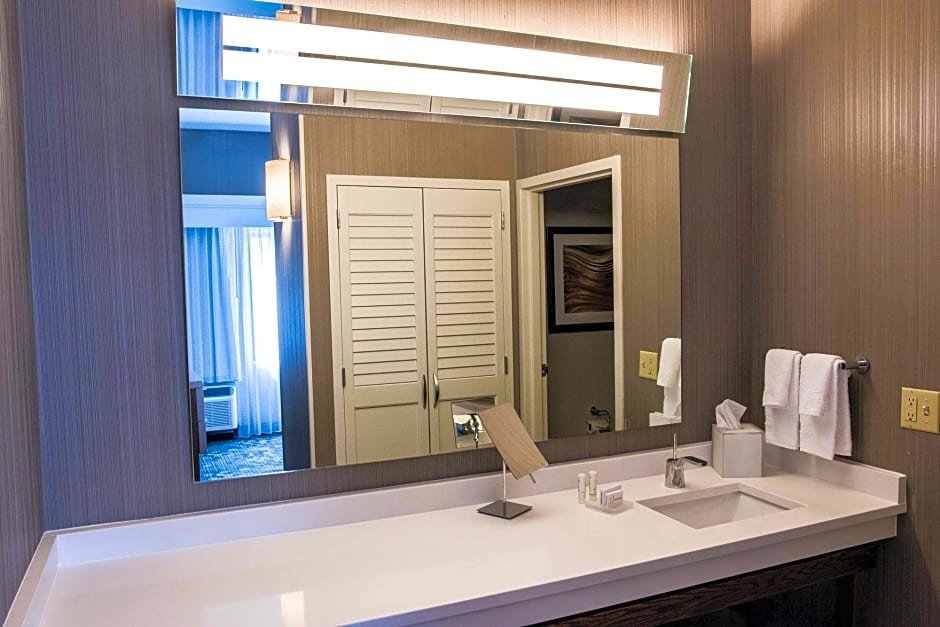 Фото Courtyard by Marriott Norwich