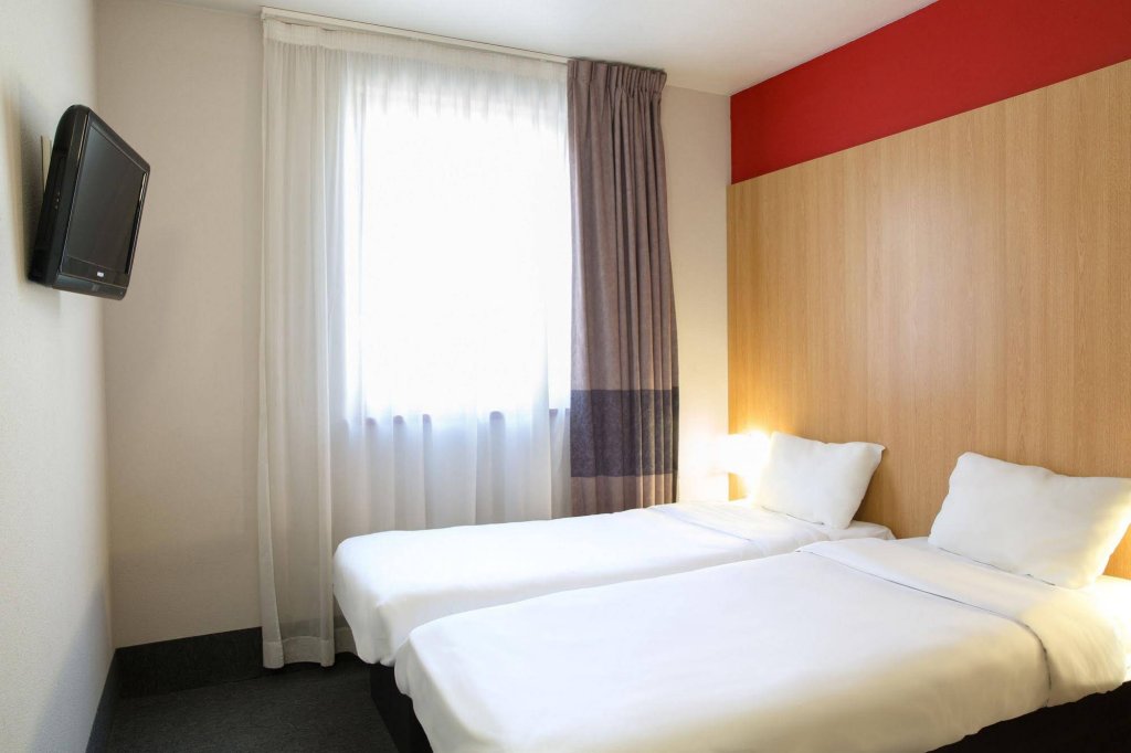 Фото B&b Hôtel Marseille Centre La Joliette