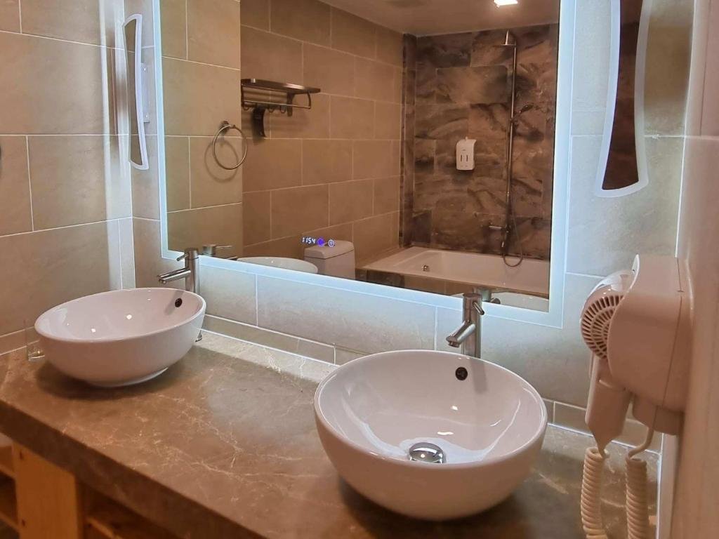 Фото Luau Beach Inn