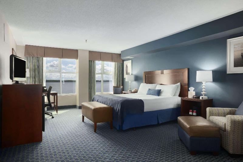 Фото 41 Lakefront Hotel, Trademark Collection by Wyndham