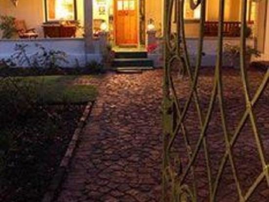 Фото The Old Trading Post - Guest House