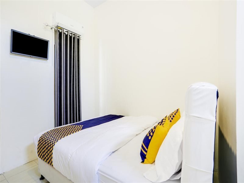 Фото Spot On 3993 Zidney 2 Syariah