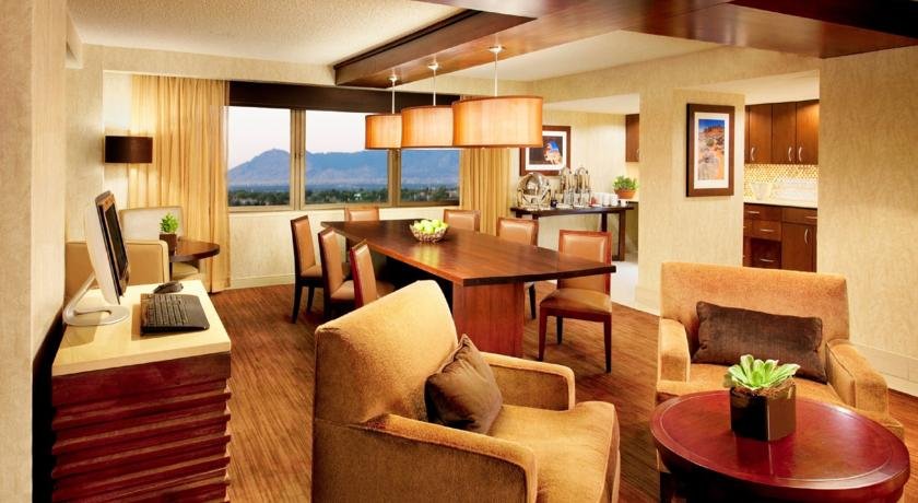 Фото Sheraton Albuquerque Airport Hotel