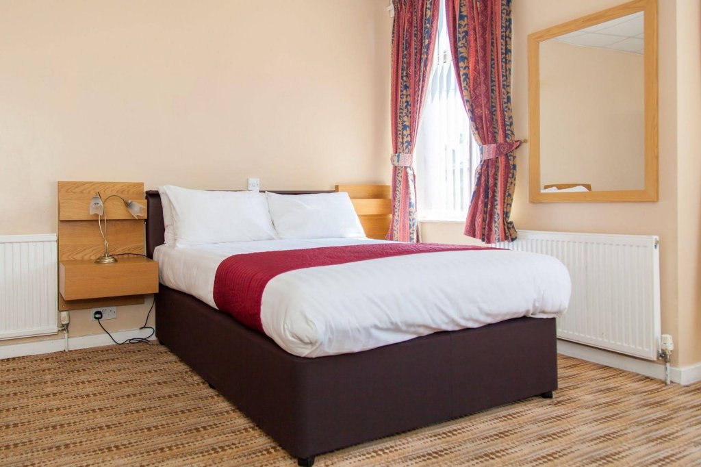 Фото The Lawton Hotel