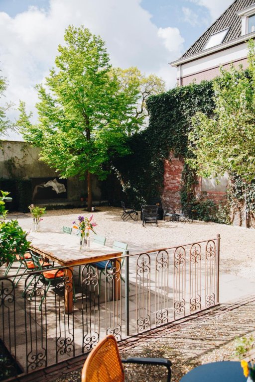 Фото Hotel The Yard