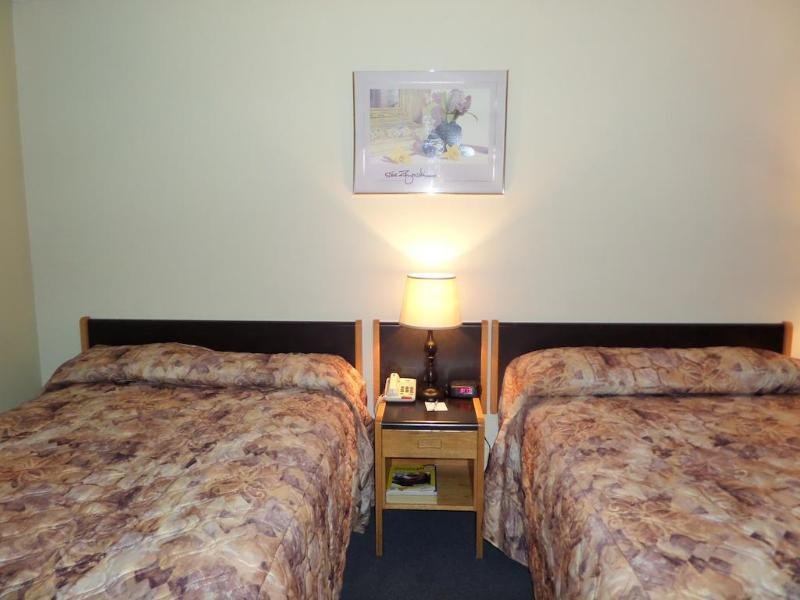 Фото Thriftlodge by Wyndham Regina North