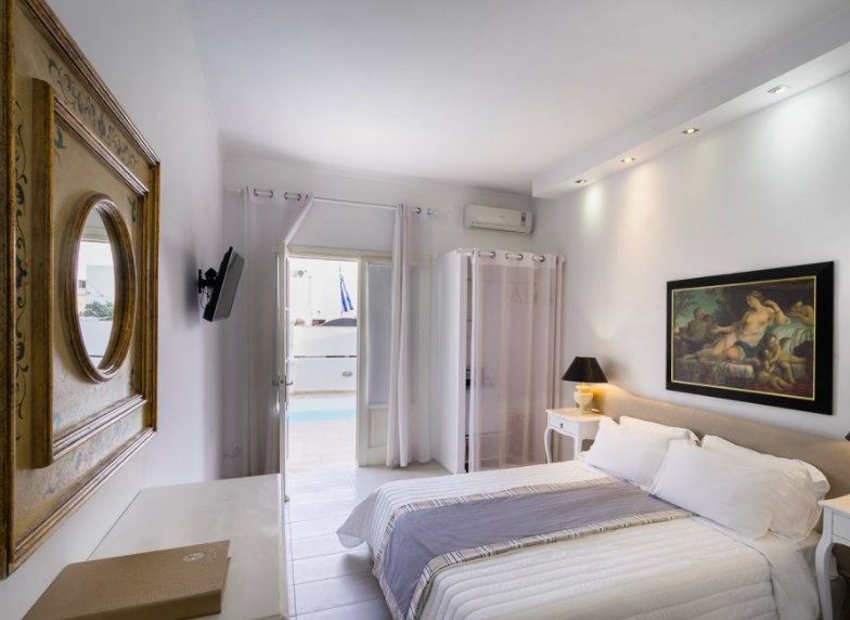 Фото La Maltese Buddha Beach Bar Santorin