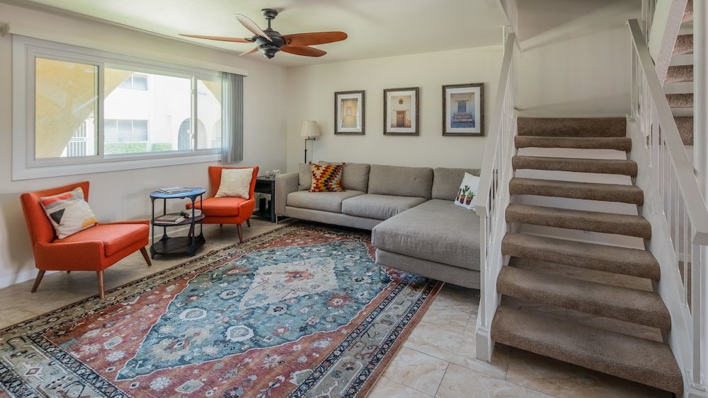 Фото Spacious 4br Townhouse by WanderJaunt