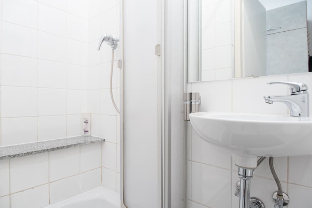 Фото Green and Quiet Apartment - 15 minutes to the center