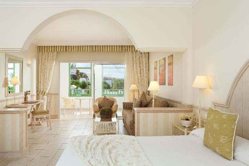 Фото Gran Castillo Tagoro Family & Fun Playa Blanca - All Inclusive