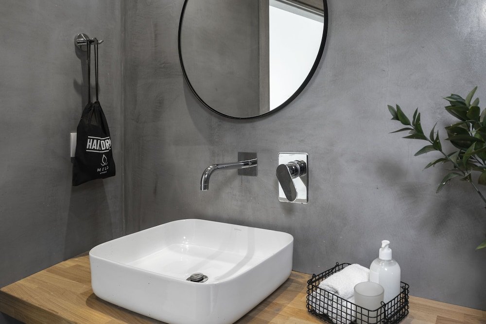 Фото Melo Athens