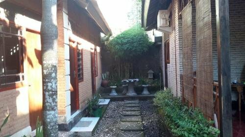 Гостиница Mandiri Senggigi Homestay