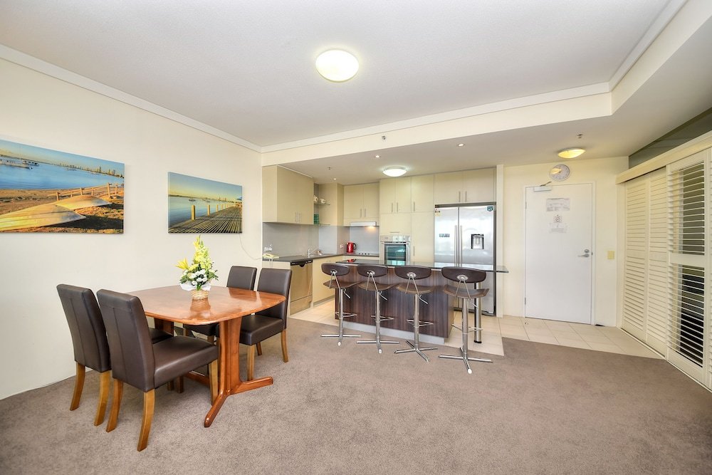 Фото Beachfront Resort 2 Bedroom High Floor