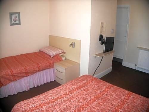 Фото St Annes Hotel